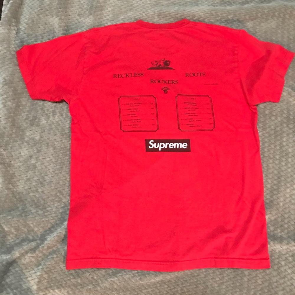 Supreme tee